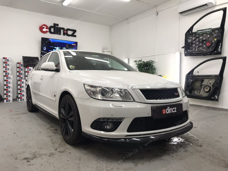 Škoda Octavia II RS – montáž audia, foto 1233